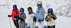 A family skiing lesson in Hakuba